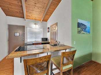 Studio, Kitchenette