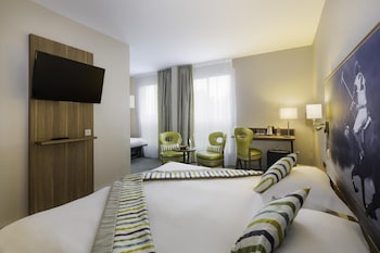 Deluxe Room, 1 King Bed, Non Smoking, Park View (with Sofabed)