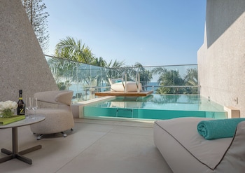 Junior Suite Upper Floor, Sea View, with Private Pool (3 adults)