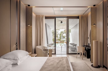 Junior Suite Ground Floor, Sea View, with Private Pool (3 adults)