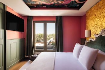 Red Level Grand Premium with Terrace