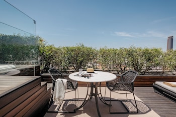 Penthouse Suite Red Level