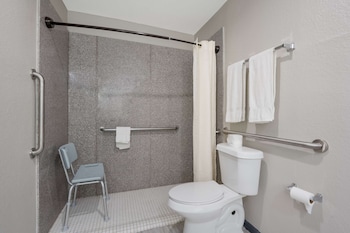 Standard Room, 1 King Bed, Accessible, Kitchenette