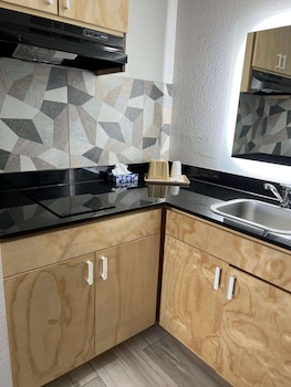 Standard Room, 2 Double Beds, Non Smoking, Kitchenette
