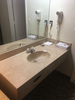 Deluxe Room, 1 King Bed, Jetted Tub