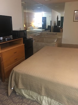 Deluxe Room, 1 King Bed, Jetted Tub
