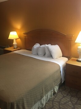 Deluxe Room, 1 King Bed, Jetted Tub