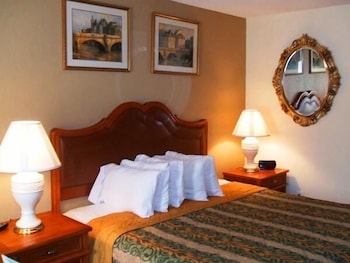 Deluxe Room, 1 King Bed