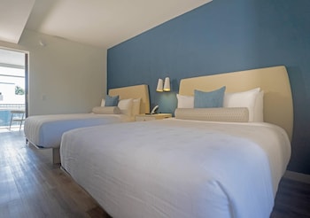 Suite, Multiple Beds, Non Smoking (2 Person Sofa Bed)