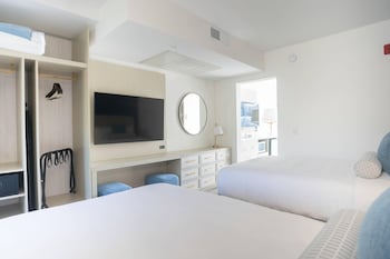 Suite, Multiple Beds, Non Smoking (2 Person Sofa Bed)