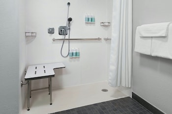 Room, 2 Double Beds (Mobility/Hearing Access, Roll-In Shwr)