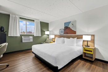 Room, 1 King Bed, Accessible (Mobility, Roll-In Shower)