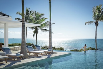 La Dolce Vita (located off-property)