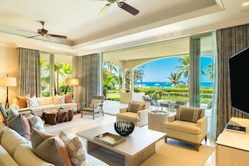 Estate 4 Bedroom Beach Level Pool Residence