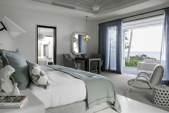 La Dolce Vita (located off-property)