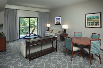 Premium Suite, 1 King Bed, Non Smoking, Balcony