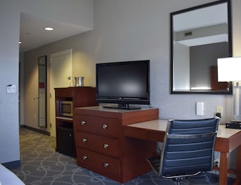 Premium Room, 1 King Bed, Accessible, Non Smoking