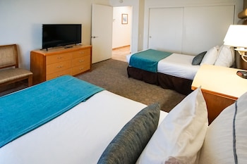 2 Bedrooms, Full Kitchen