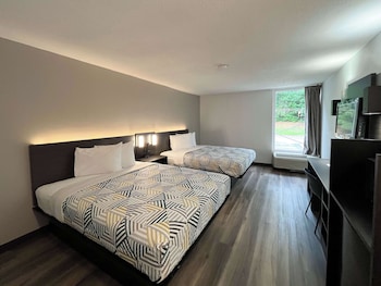 Deluxe Room, 2 Queen Beds, Non Smoking