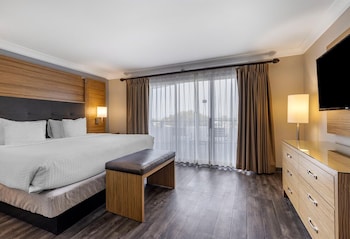 The Enci King Suite with Kitchenette (Sofa Bed) (Park View)