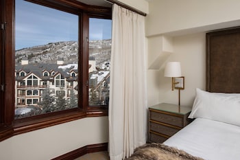 Suite, 1 Queen Bed with Sofa bed