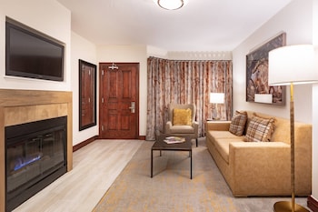 Suite, 1 Queen Bed with Sofa bed (Mobility/Hearing Access, Roll-In Shwr)