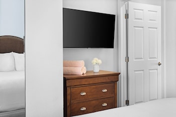 Standard Suite, 1 Queen Bed with Sofa bed