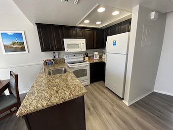 Condo, 2 Bedrooms, Kitchen
