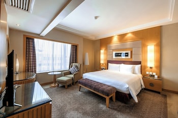 Suite, 1 King Bed, Club Lounge Access