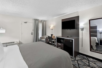 Room, 1 King Bed, Non Smoking (Exterior Corridor)