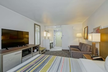 Studio Suite, 1 King Bed, Non Smoking