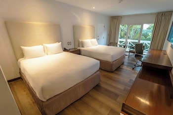 Executive Room, 2 Queen Beds, Balcony, Garden View
