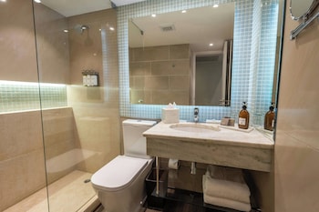 Room, 2 Queen Beds, Pool View