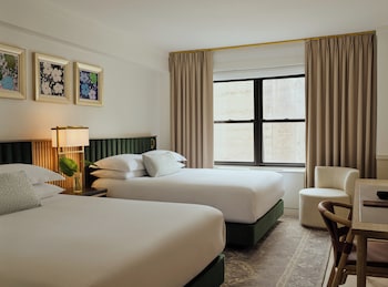 Room, 2 Queen Beds, City View (Bath Shower Combo)