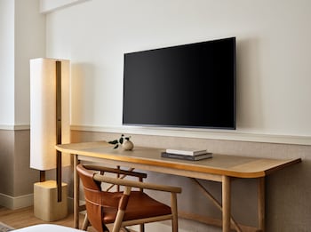 Room, 1 King Bed, City View