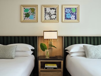 Room, 2 Queen Beds, City View