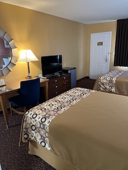 Standard Single Room, 2 Double Beds