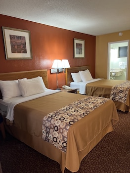 Standard Single Room, 2 Double Beds