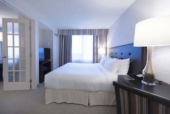 Executive Suite, 1 King Bed with Sofa bed, Executive Level