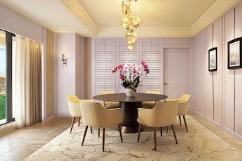 Governor Suite