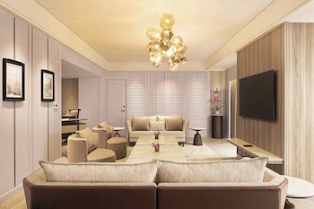 Governor Suite