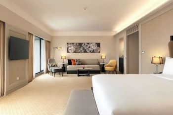 King Deluxe Family Room