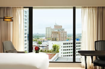 Twin Deluxe City View