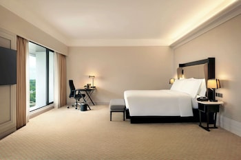 King Deluxe Executive River View