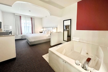 Studio Suite, 1 King Bed, Non Smoking