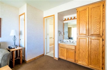 Condo, 1 Bedroom (2 Bath LakeView, Non-AC)