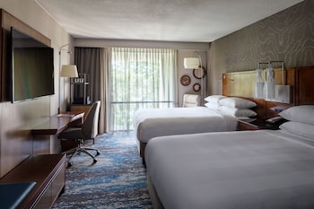 Room, 2 Queen Beds, Non Smoking, Patio
