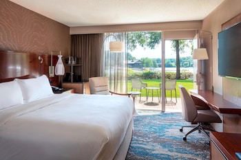 Room, 1 King Bed, Non Smoking, Patio