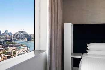 Executive Room with Club lounge access (Harbour Bridge View)