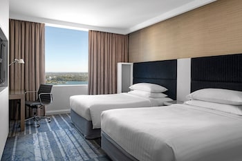 Double Room with Club Lounge Access (Opera House View)